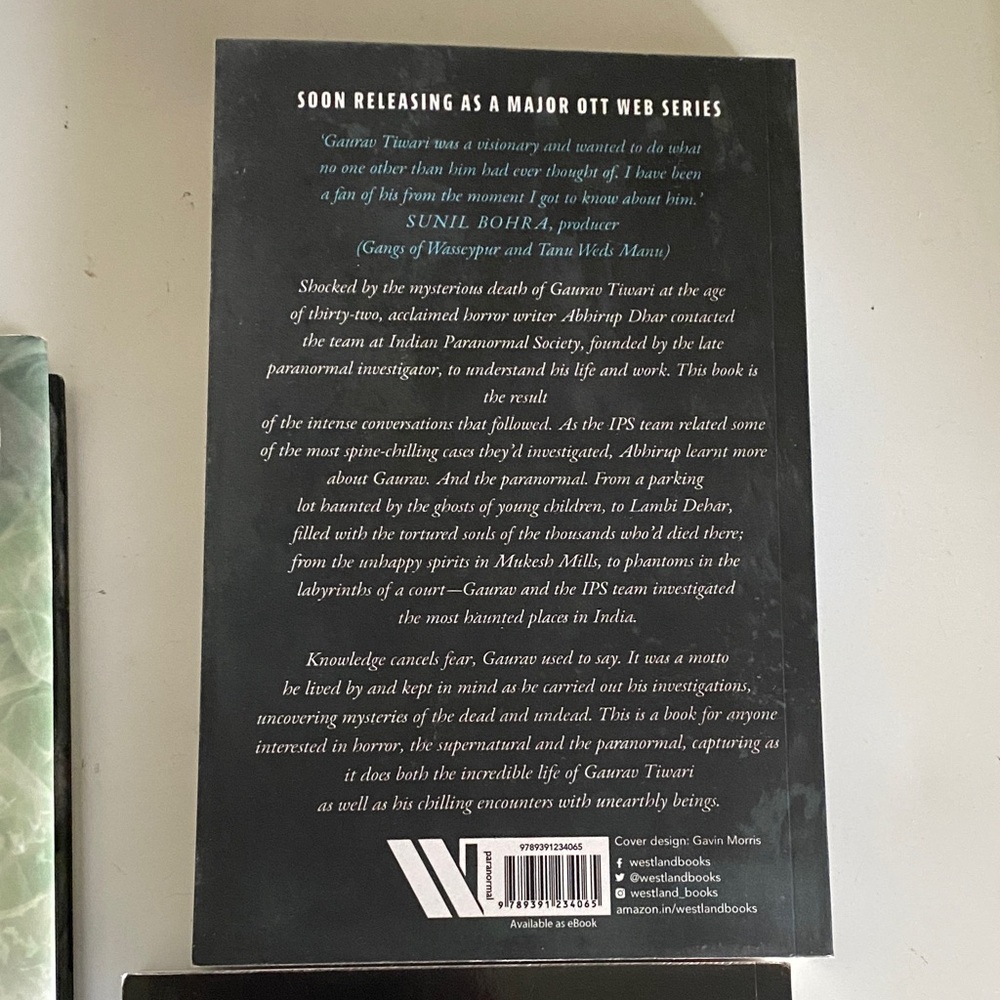 Paranormal Book Collection - Picture 5 of 7